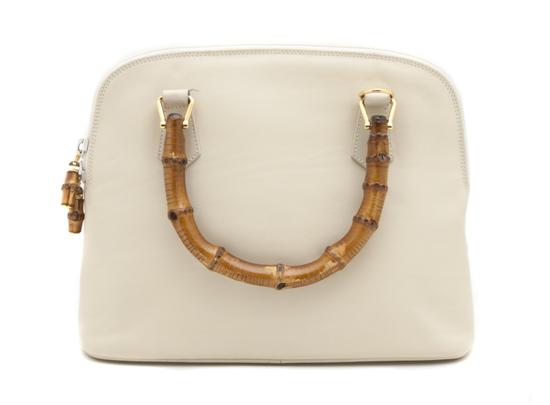A Gucci Bone Leather Bag with bamboo 152121
