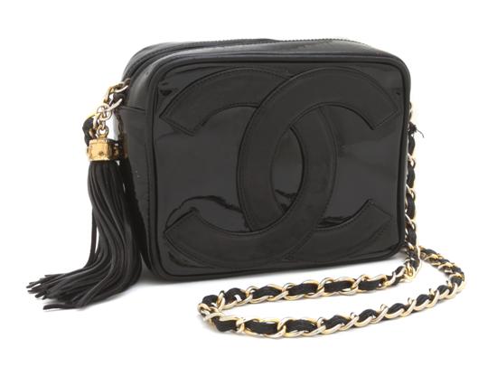 A Chanel Black Patent Leather Bag 152149