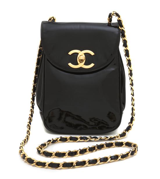 A Chanel Black Patent Leather Bag 15215a