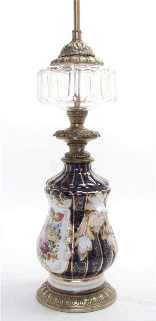 A Continental Porcelain Fluid Lamp 1522b3