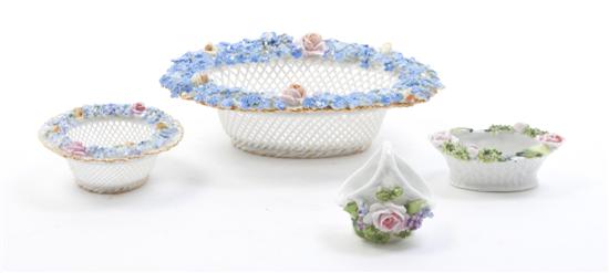  A Set of Continental Porcelain 152318