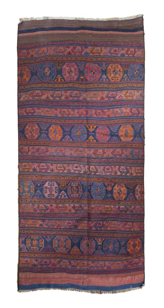  A Soumak Wool Rug having geometric 1524e6