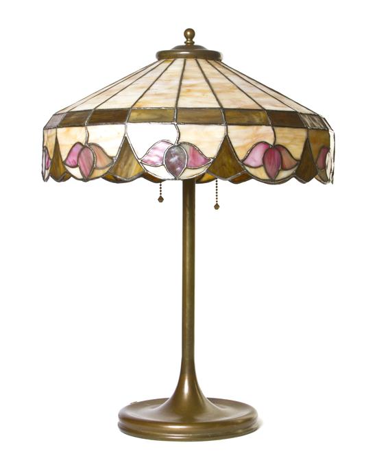 An American Leaded Glass Lamp attributed 1528a8