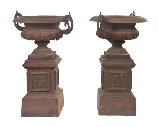 A Pair of Victorian Cast Iron Urns 15297d