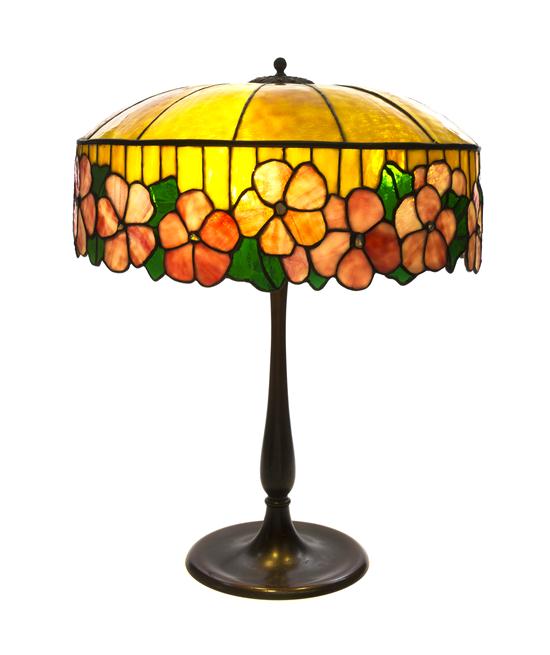 An American Leaded Glass Lamp attributed 152d54