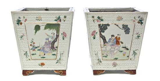 A Pair of Chinese Famille Rose 153009