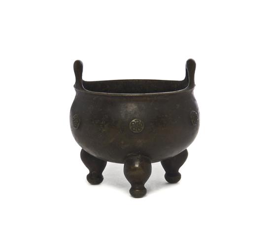 A Chinese Bronze Tripod Censer 1530cf