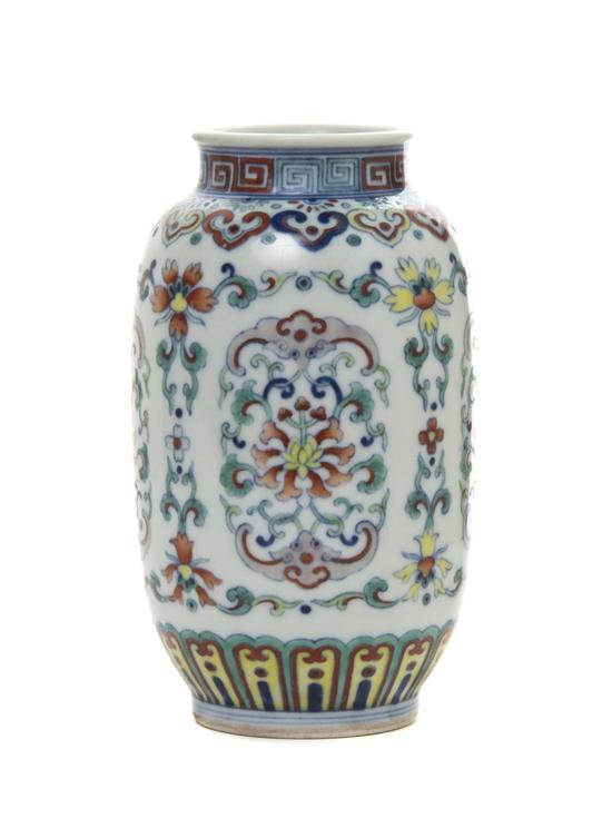 A Chinese Porcelain Vase having 153133