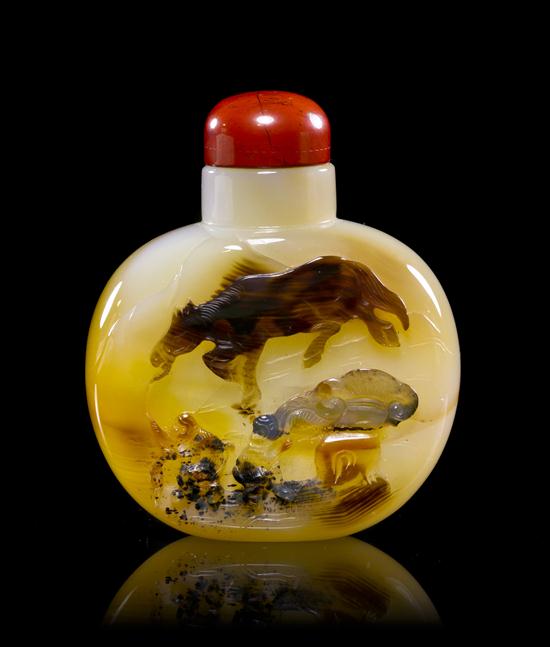 An Agate Snuff Bottle having a 153163