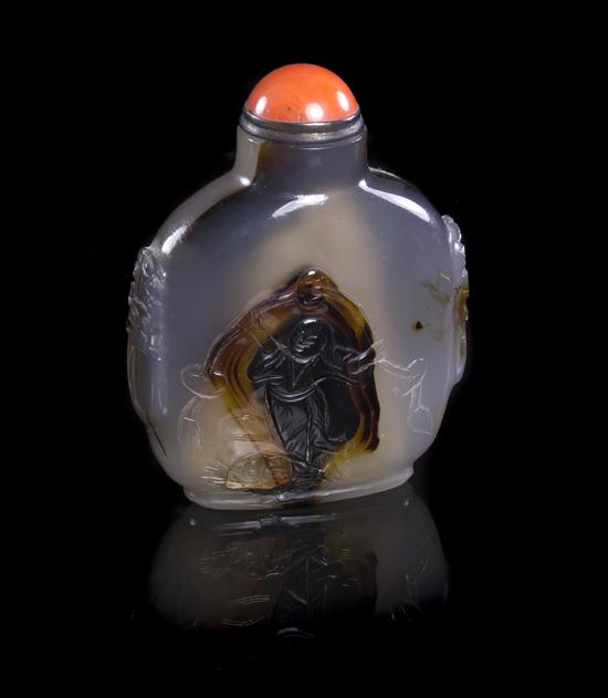 A Shadow Agate Snuff Bottle depicting