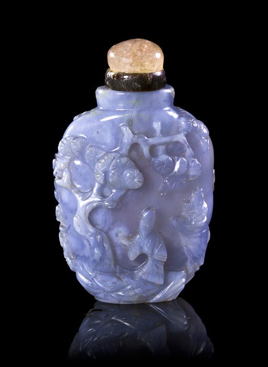 A Carved Agate Snuff Bottle of 153165