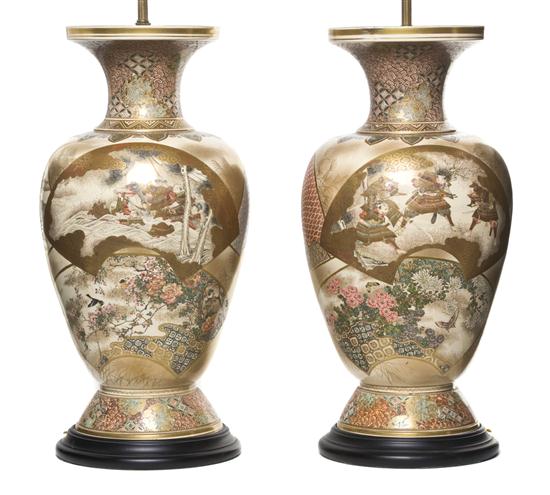 A Pair of Japanese Satsuma Vases 1531e1