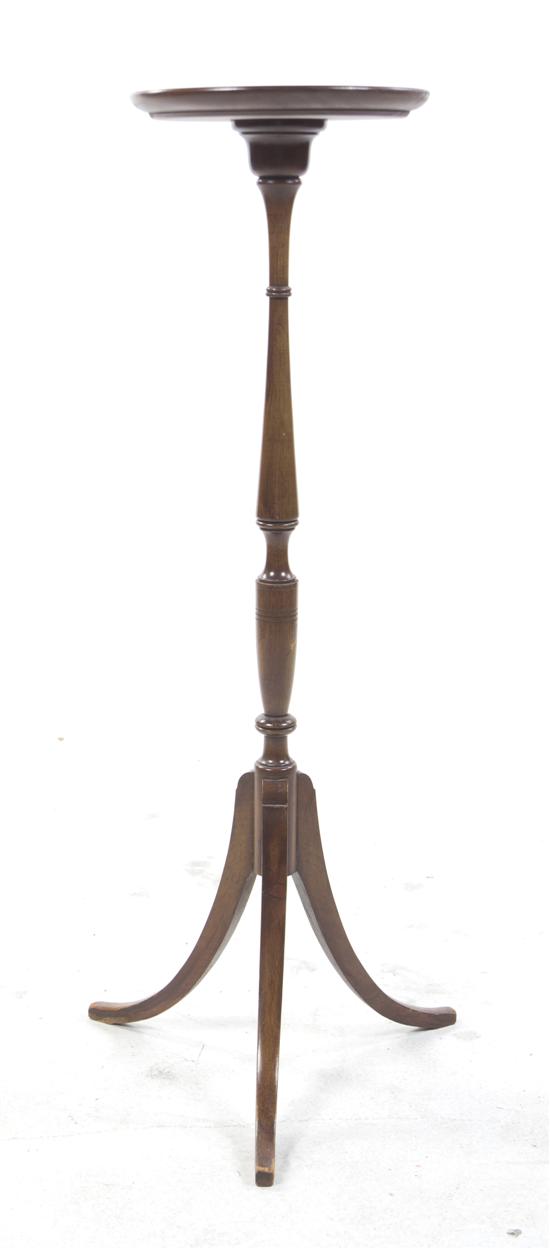  A Georgian Style Mahogany Pedestal 1512d9