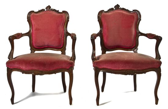 A Pair of Louis XV Style Fauteuils 151a7c