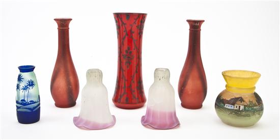 A Collection of Eleven Glass Articles 15492d