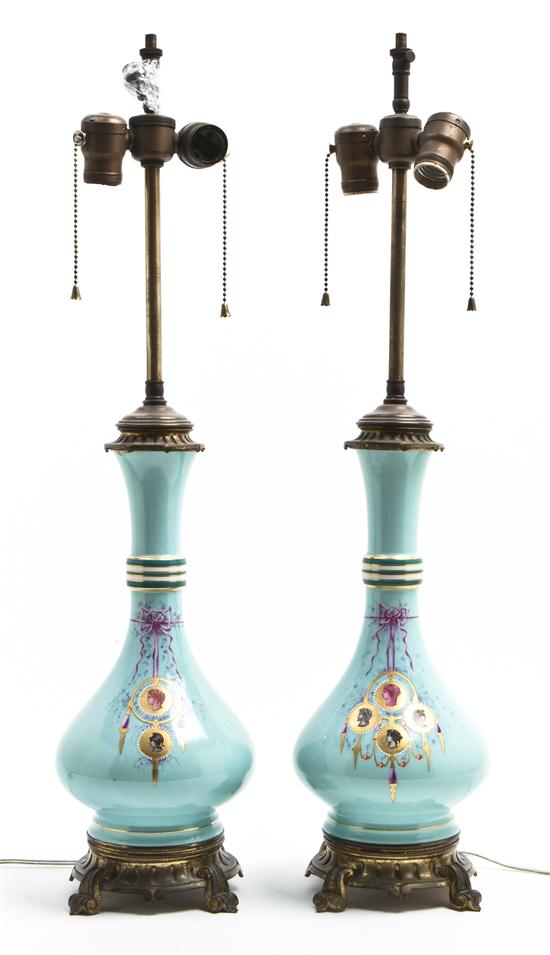  A Pair of French Porcelain Vases 154938