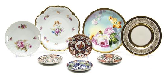 A Collection of Porcelain Articles 154944