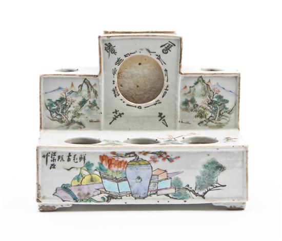 A Chinese Porcelain Inkwell of 154a05