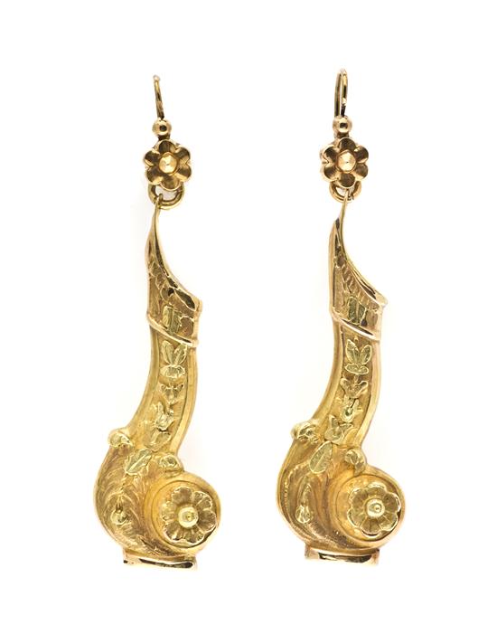  A Pair of Art Nouveau 18 Karat 154b23