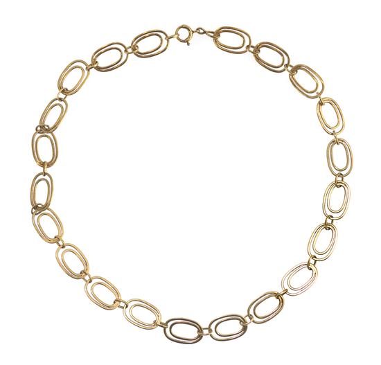 A 14 Karat Yellow Gold Oval Link