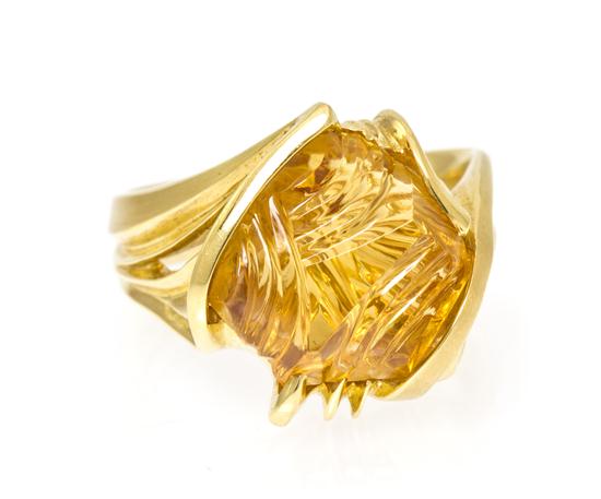 An 18 Karat Yellow Gold and Carved 154dbf