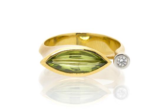 An 18 Karat Yellow Gold Peridot 1550ce