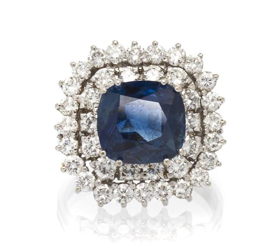 An 18 Karat White Gold Sapphire 155102