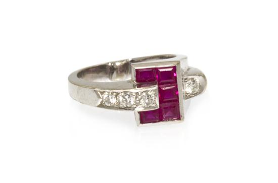 A Retro White Gold Synthetic Ruby 155185