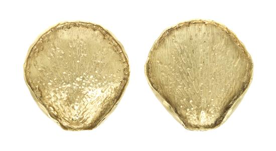 A Pair of 18 Karat Yellow Gold 1551a9