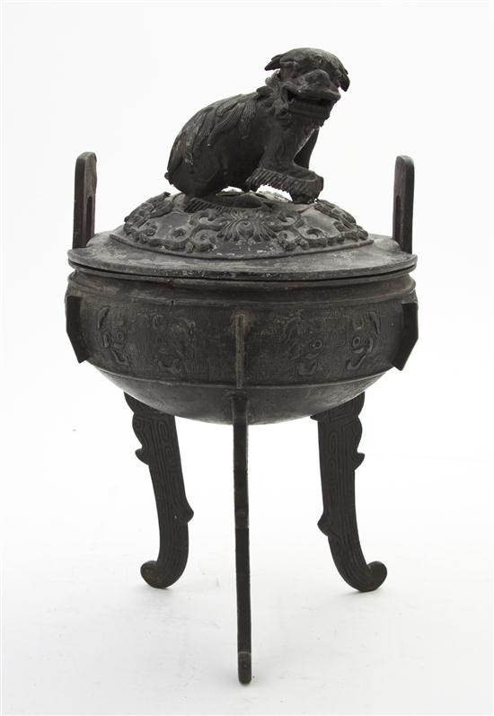 A Chinese Bronze Ding the lidded 155600