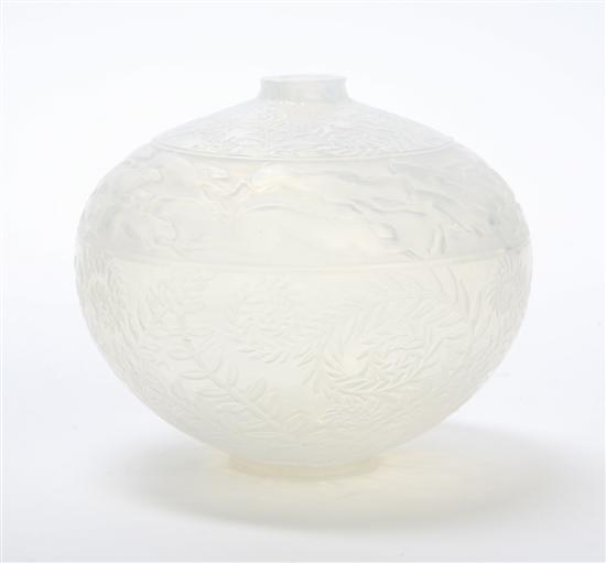 A Lalique Molded and Frosted Glass 1557aa