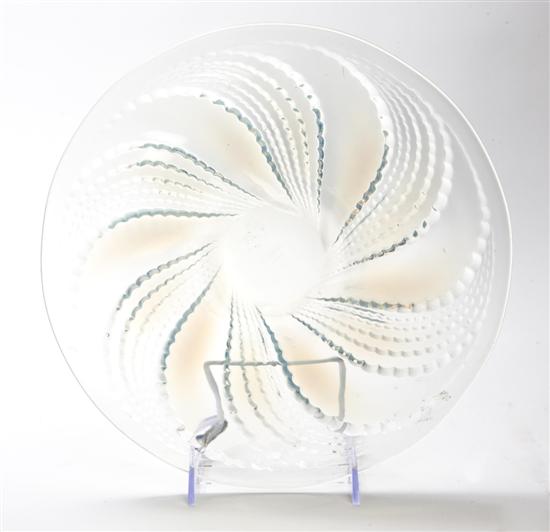 A Lalique Opalescent Glass Plate 1557ac