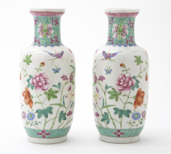  A Pair of Chinese Porcelain Vases 155907