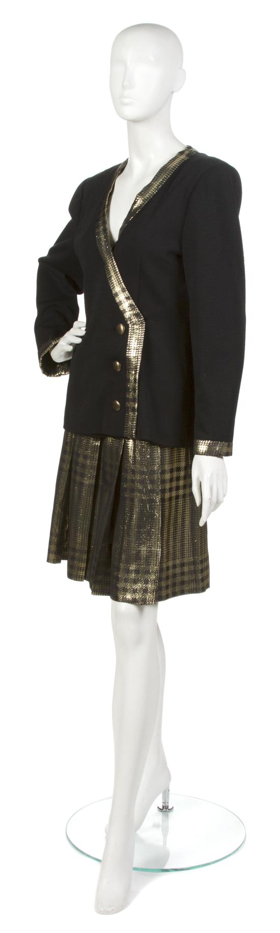  A Pauline Trigere Black Wool 1559d6