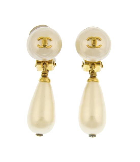 A Pair of Chanel Faux Pearl Ear 155bdd