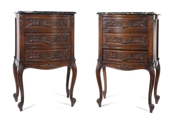 A Pair of Louis XV Style Side Chests 155c6d