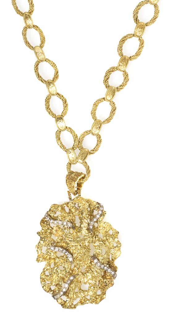 An 18 Karat Gold and Diamond Necklace 153708