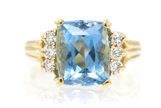 A 14 Karat Yellow Gold Aquamarine 153756