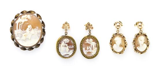 A Group of Yellow Gold and Shell 153844