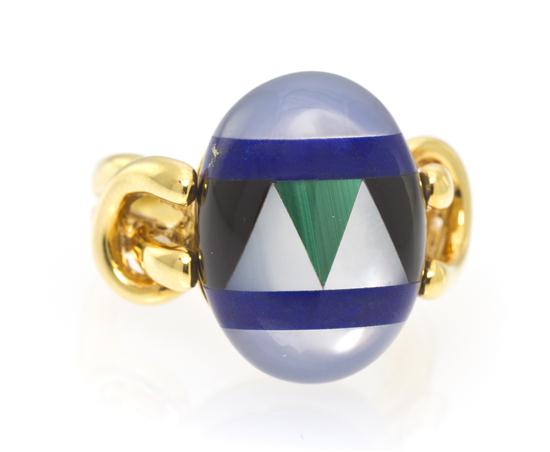 A 14 Karat Yellow Gold Agate Lapis 153853