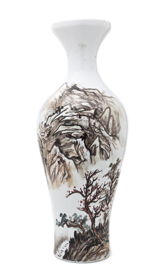 A Chinese Porcelain Baluster Vase 153b58