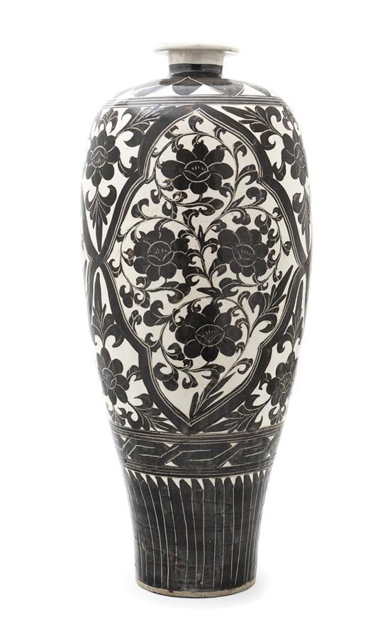 A Cizhou Style Ceramic Baluster Vase