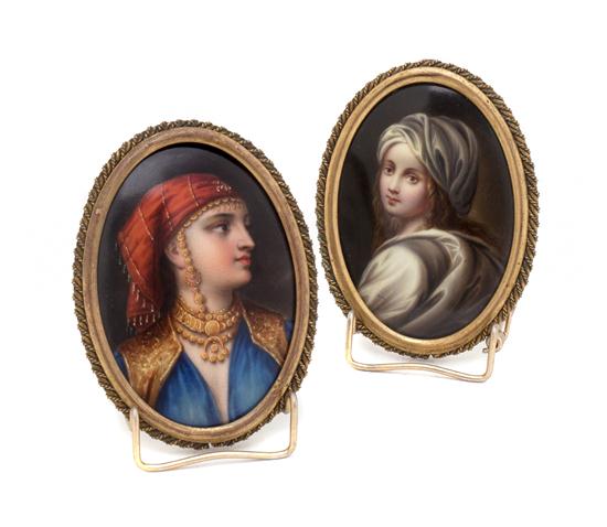 A Pair of Continental Portrait 153cdf