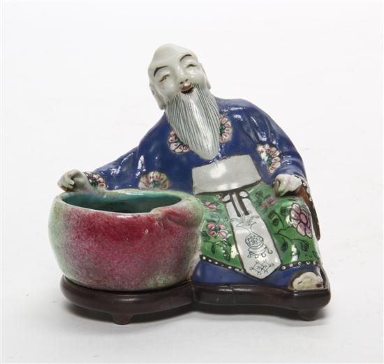 A Chinese Porcelain Figural Coupe 1540c6