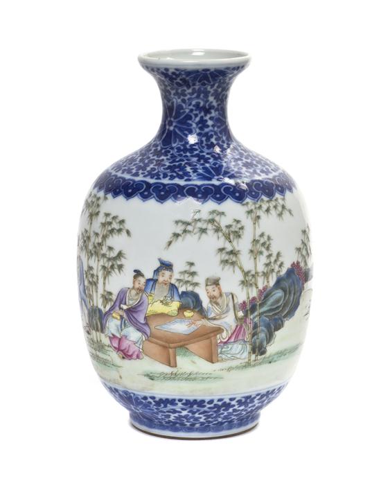 A Chinese Famille Rose Baluster 154117