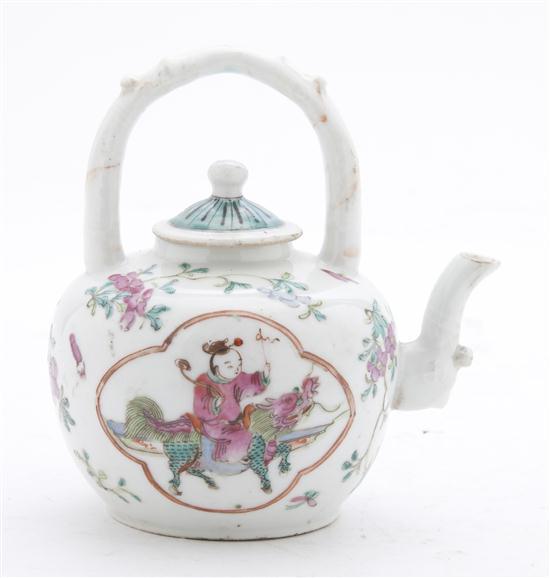 A Chinese Famille Rose Porcelain 154118