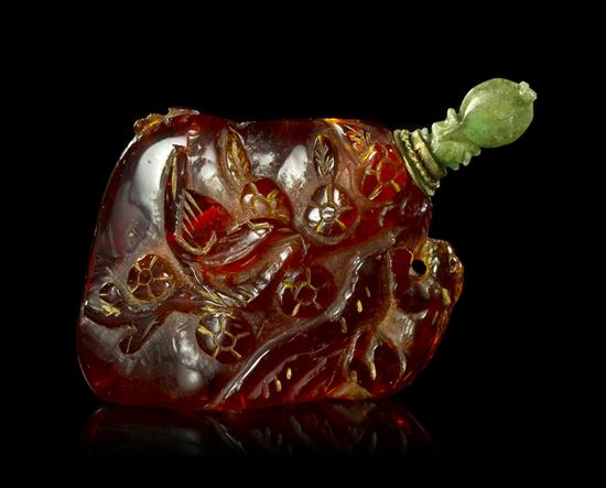  A Carved Amber Pebble Form Snuff 1541f4
