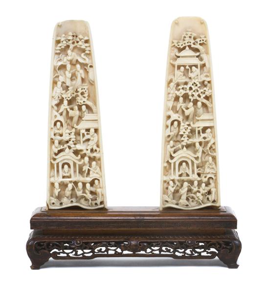  A Well Carved Pair of Chinese 15423e