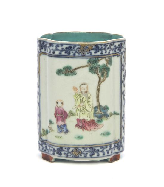 A Chinese Famille Rose Diminutive 154261