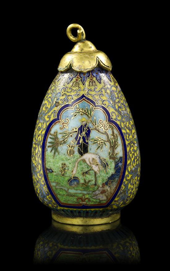 A Chinese Cloisonne Snuff Bottle in